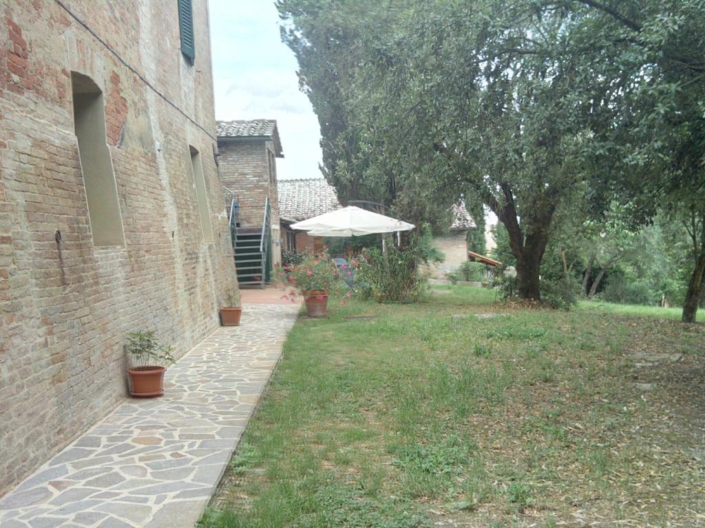 Agriturismo La Torre Di Monsindoli Сиена Екстериор снимка