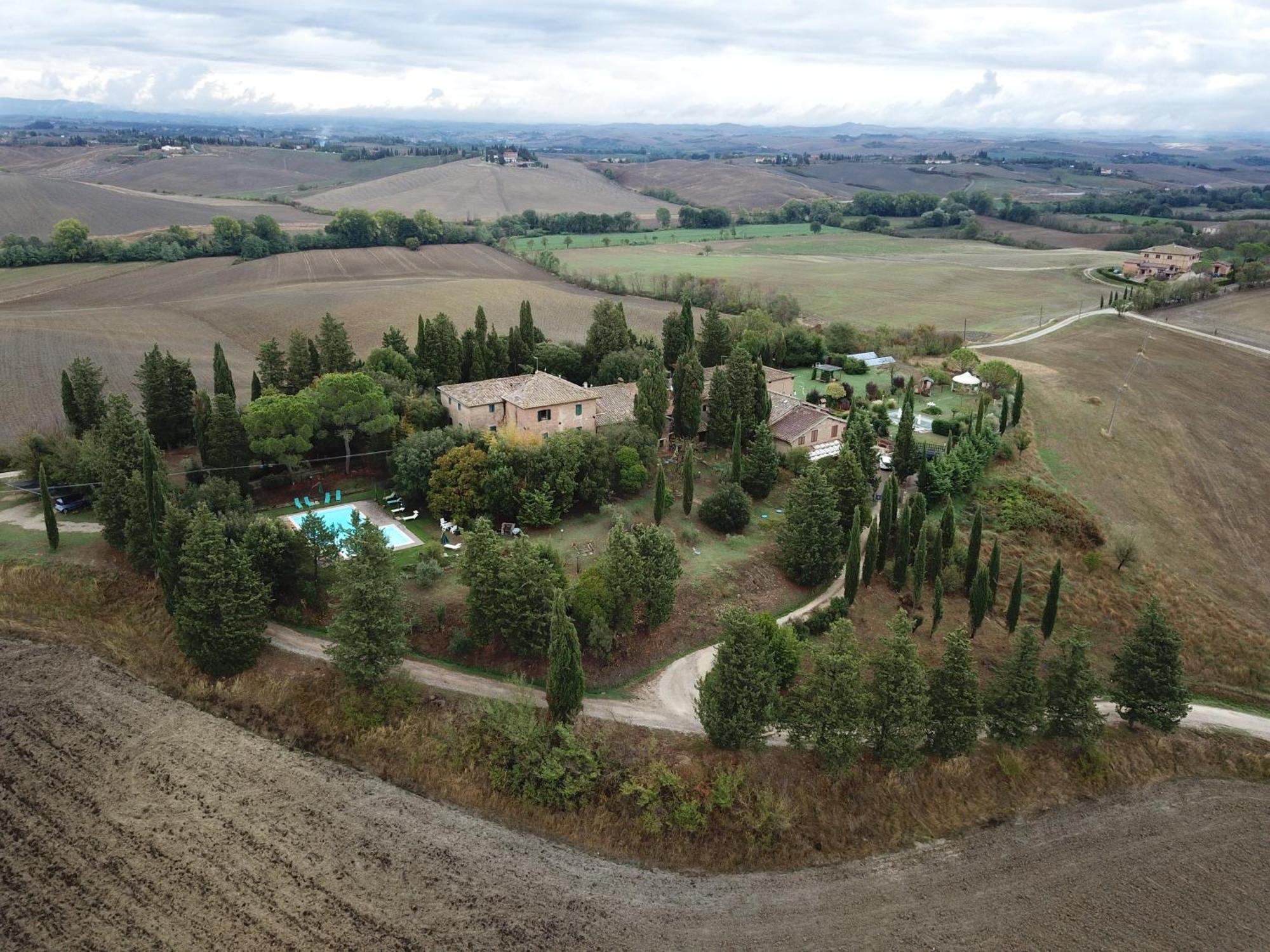 Agriturismo La Torre Di Monsindoli Сиена Екстериор снимка