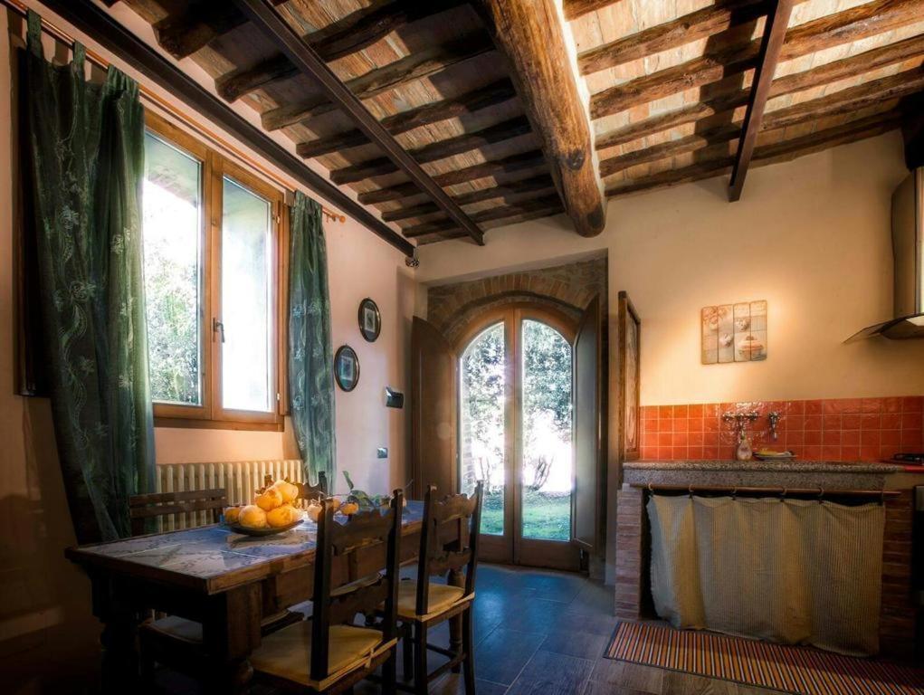 Agriturismo La Torre Di Monsindoli Сиена Екстериор снимка