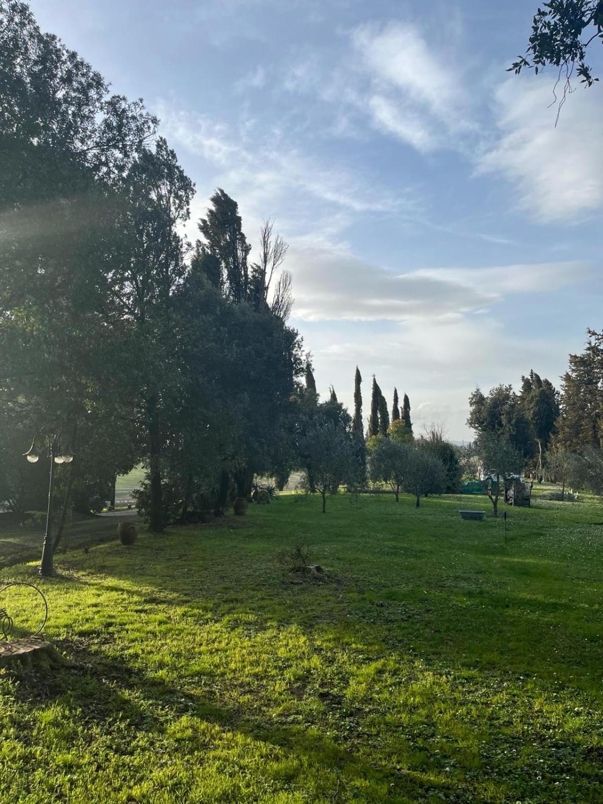 Agriturismo La Torre Di Monsindoli Сиена Екстериор снимка