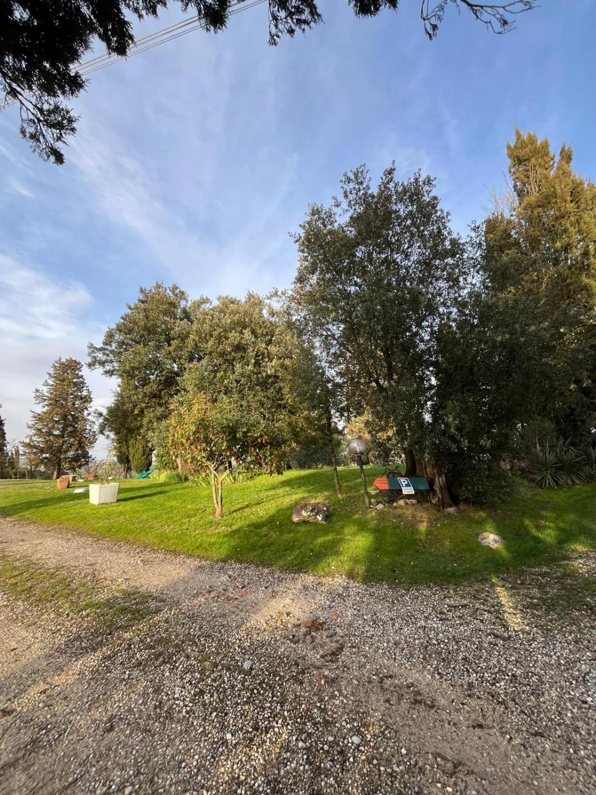 Agriturismo La Torre Di Monsindoli Сиена Екстериор снимка