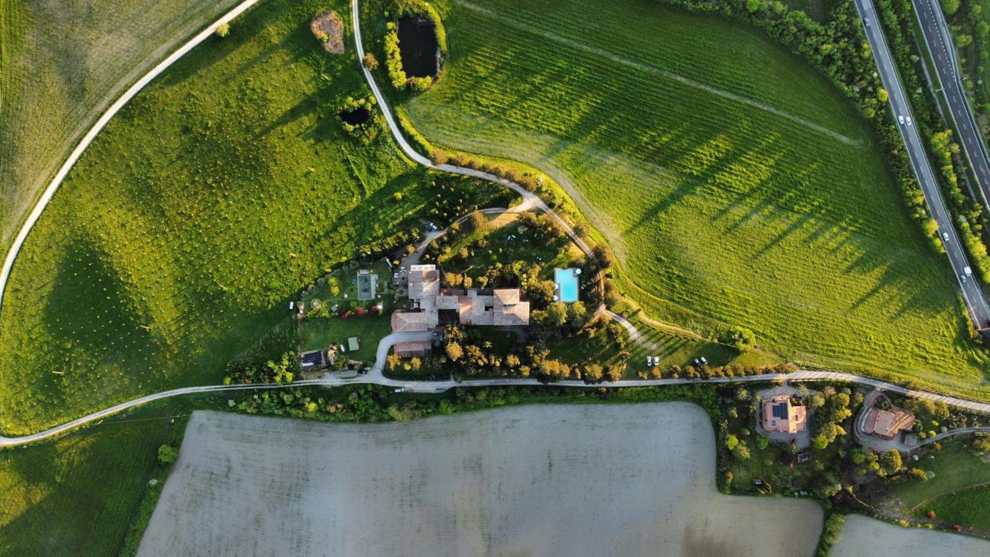 Agriturismo La Torre Di Monsindoli Сиена Екстериор снимка