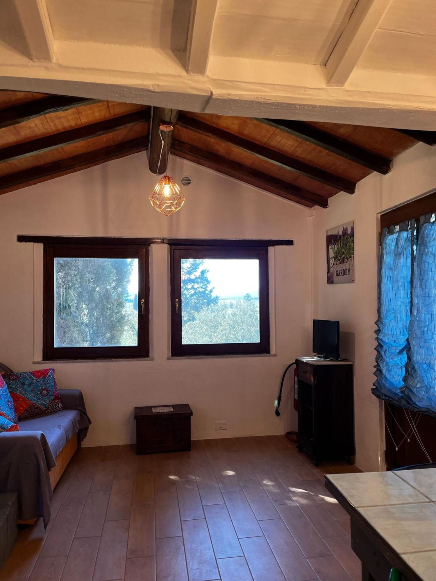 Agriturismo La Torre Di Monsindoli Сиена Екстериор снимка