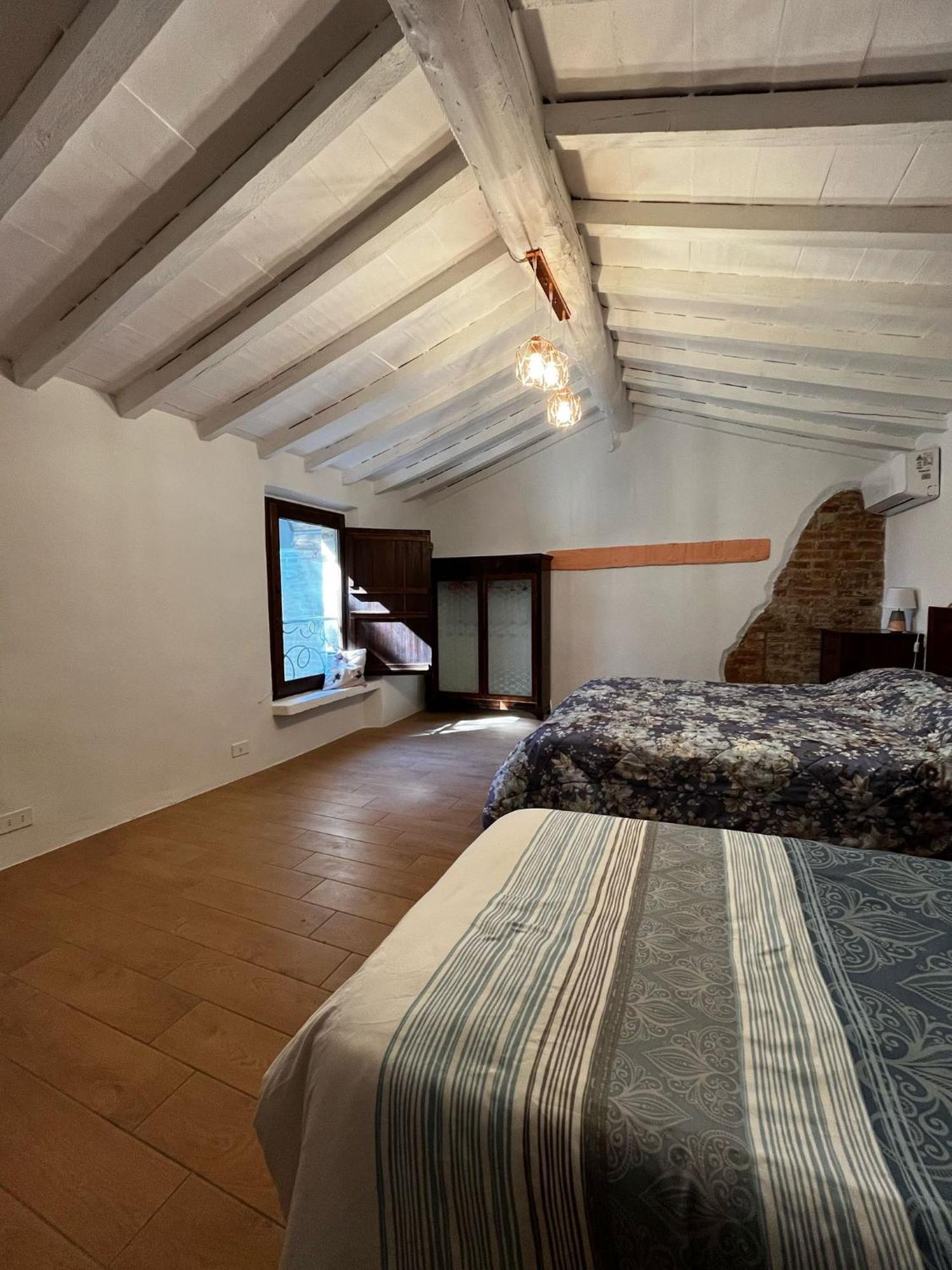 Agriturismo La Torre Di Monsindoli Сиена Екстериор снимка