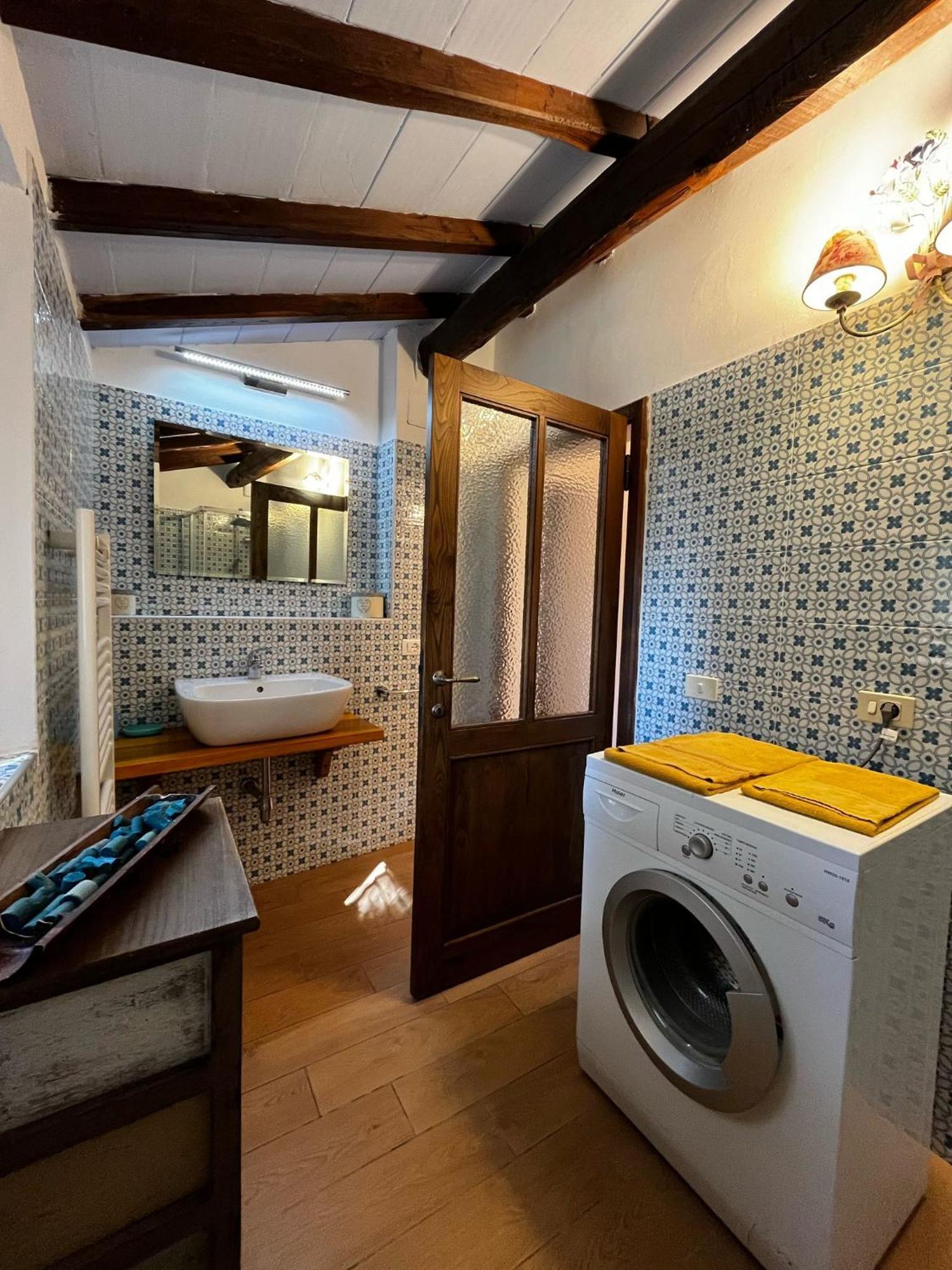 Agriturismo La Torre Di Monsindoli Сиена Екстериор снимка