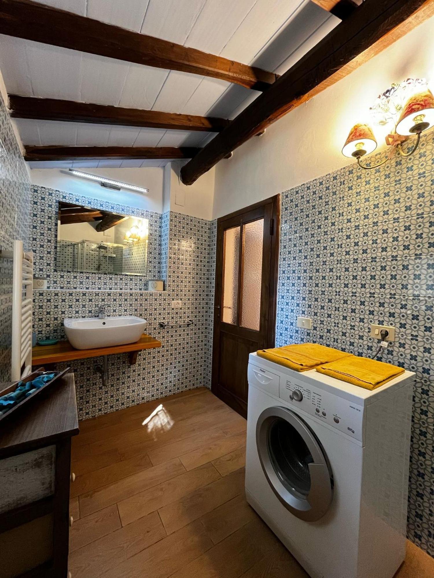Agriturismo La Torre Di Monsindoli Сиена Екстериор снимка
