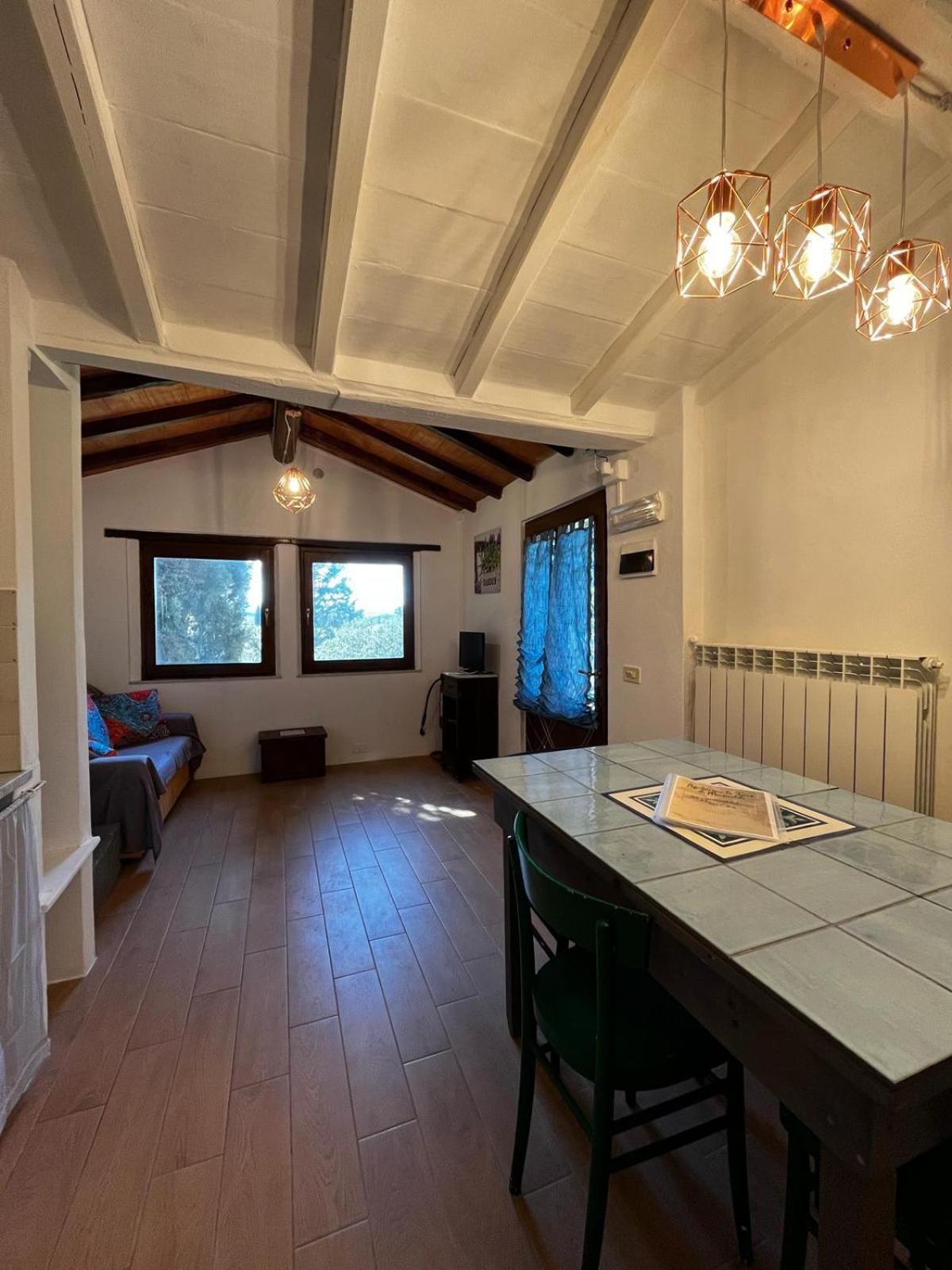 Agriturismo La Torre Di Monsindoli Сиена Екстериор снимка
