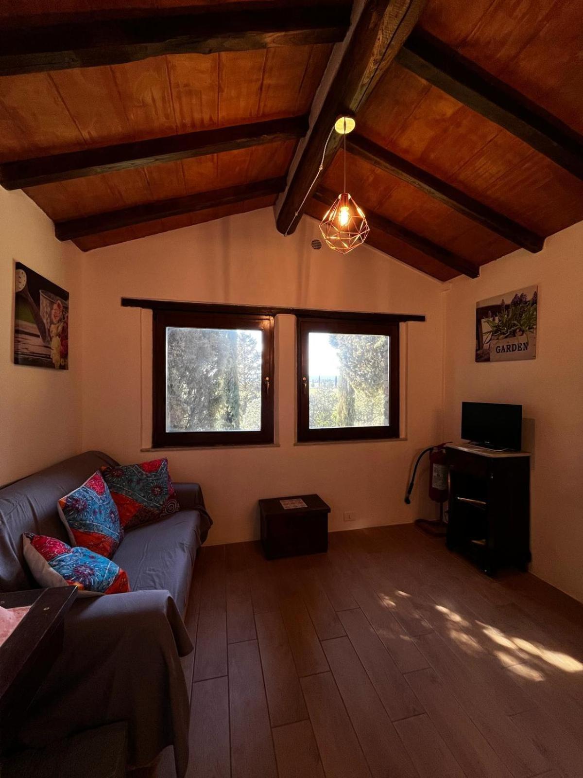 Agriturismo La Torre Di Monsindoli Сиена Екстериор снимка